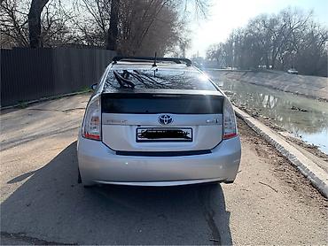 2 8: Toyota Prius: 2012 г., 1.8 л, Автомат, Гибрид, Лифтбек — 7