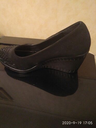 танкетки обувь: Туфли 36, цвет - Черный