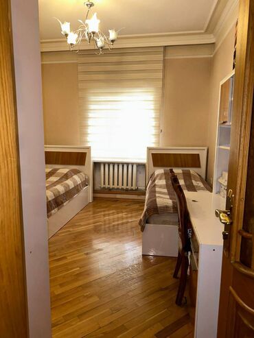 Ofislər: Binəqədi rayonu, 6-cı mikrorayon – “Nesimi”metrosuna yaxın, sakit və — 8