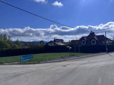 objekti od sendvic panela: 8 ares, Building, Owner