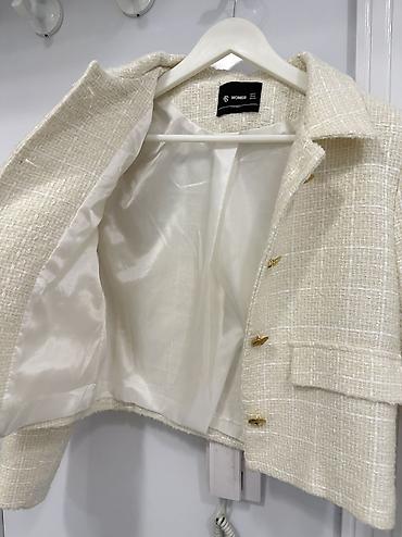 pencek turkce: Qadınlar üçün qısa tweed jaket - Rəng: süd-ağ/ekru - Parça: klassik — 2