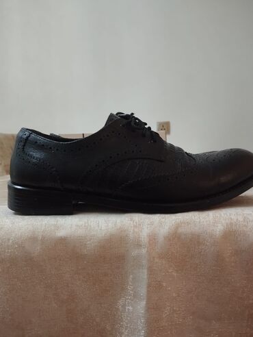 Ayaqqabılar: Ayaqqabı 43 razmer alınib 89 azn 5 saatliq geyinilib bəyliyində — 14