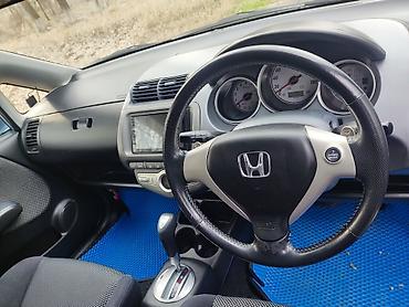 Honda: Honda Fit: 2004 г., 1.5 л, Вариатор, Бензин, Хэтчбэк — 7