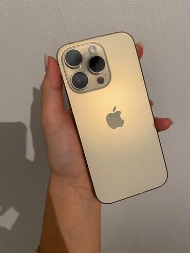 айфон по дешевке: IPhone 14 Pro, Б/у, 128 ГБ, Золотой, Защитное стекло, Чехол, Коробка, 85 %