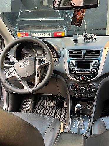 aksent: Hyundai Accent sedan - Kuzov: 4 qapılı sedan, boz rəng - Mühərrik — 4