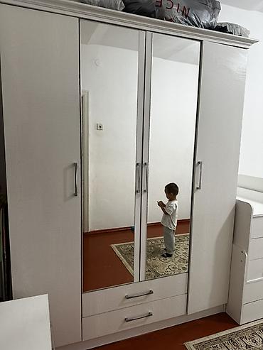standing mirror: Спальный гарнитур, цвет белый. Состав: - Шкаф-купе распашной на 4 — 3