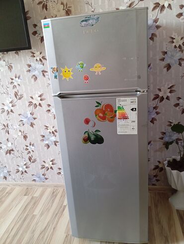 Ət çəkən maşınlar: 2 qapılı Beko Soyuducu Satılır, rəng - Boz