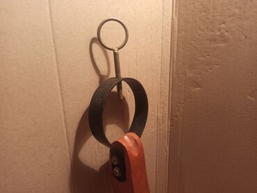 Ostala kuhinjska oprema: Drveno postolje za sečenje pršuta. Dimenzije postolja 40cm x 16,5cm — 7