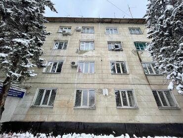 продаю гостиничный тип: 1 комната, 18 м², Общежитие и гостиничного типа, 4 этаж, Косметический ремонт