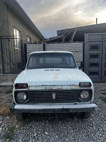 балон нива: ВАЗ (ЛАДА) 2121 (4x4): 1991 г., 1.7 л, Механика, Бензин, Внедорожник — 1