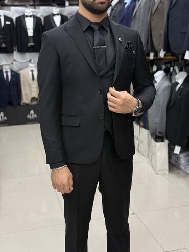 Kostyumlar: Kişi Kostyum Dəstləri - Klassik və modern kəsim: dar siluet, çiynə — 20