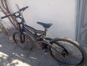 велосипед двухподвес: Dağ/şəhər tipli velosiped – tam qara rəngdə - Gözəl dizaynlı, möhkəm