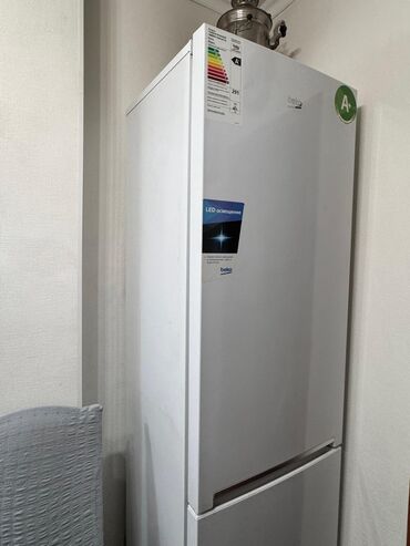 странный машина бу: Холодильник Beko, Б/у, Двухкамерный, 60 * 200 *