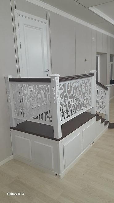 Деревянные лестницы: Деревянная лестница Для дома, Вид дерева: Дуб, Форма лестницы: Г-образная, Стиль: Классический — 3