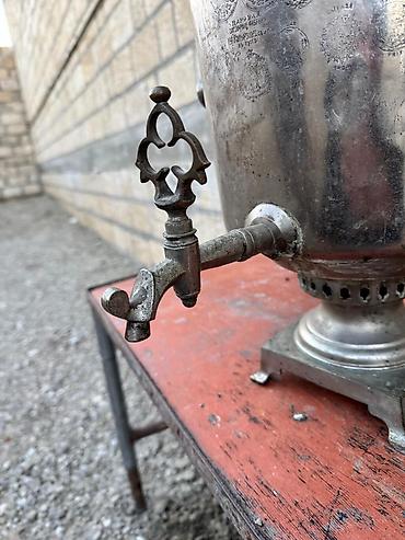 Qədim samovarlar: Məhsul: Köhnə tip samovar (kömür/odunla işləyən) Təsvir: - Material — 7