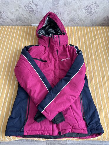 мужская лыжная куртка: Лыжная куртка, размер L, не пропускает холод