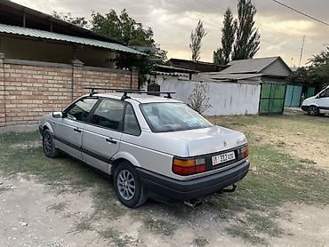 Volkswagen: Volkswagen Passat: 1988 г., Кол менен иштөөчү, Бензин, Седан — 1