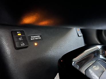 Toyota: Toyota Prius: 2017 г., Гибрид, Хэтчбэк — 9
