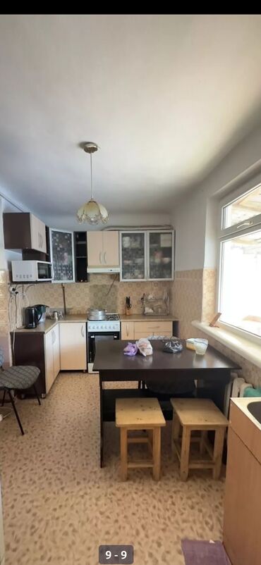 Долгосрочная аренда домов: 65 м², 4 комнаты, Парковка, Забор, огорожен