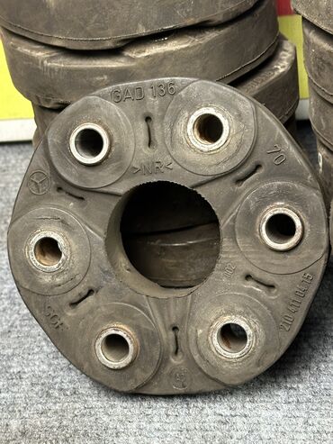 Эластичные муфты: Эластичная муфта Mercedes-Benz 2000 г., Б/у, Оригинал, Германия — 2