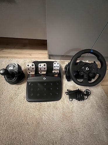 Аксессуары для консолей: Игровой руль Logitech G923 TRUEFORCE с педалями и рычагом КПП — 4