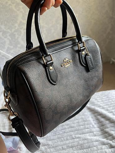 коуч барсетка: Оригинал. Элегантная сумка Coach бочкообразной формы, выполненная в — 4