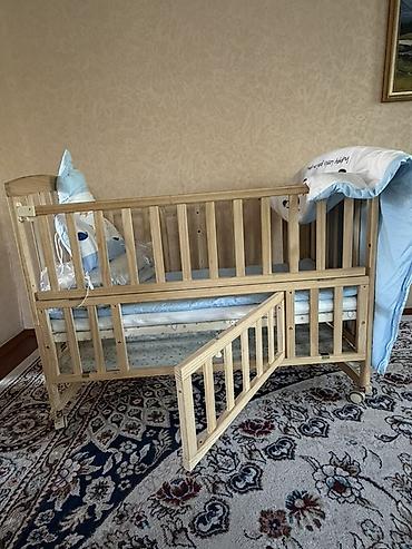 Манежи-кровати: Манеж-кровать, Б/у, Раскладной, Дерево — 1