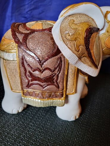 Figure: Figura, bоја - Šareno, Novo — 11