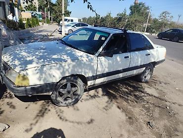 туманик акорд: Audi 100: 1986 г., Седан — 3