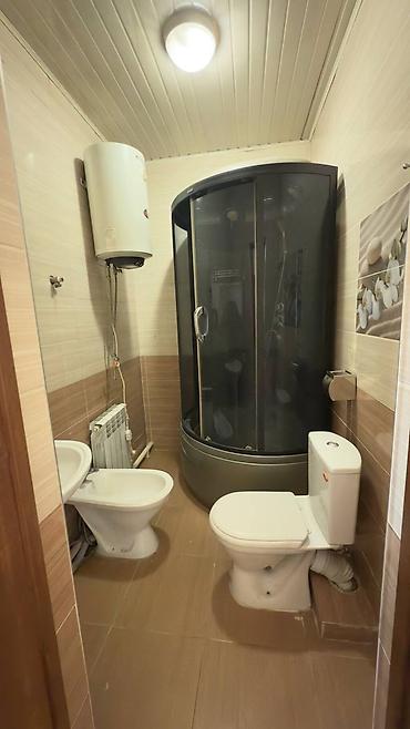 Продажа коттеджей и домов: 📍ул. Макмал 🔘4-комнаты 🔘2 этажа 🔘296,8м² Продаётся двухэтажный дом — 17