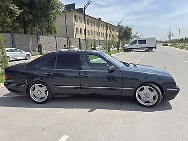 Mercedes-Benz: Mercedes-Benz E-Class: 2002 г., 3.7 л, Автомат, Бензин, Седан — 4