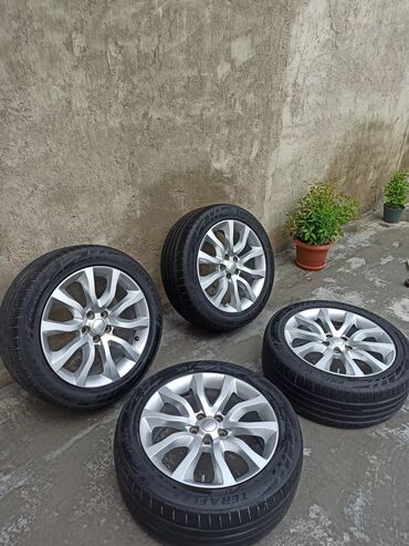 disk teker 14: İşlənmiş Disk təkər Land Rover 275 / 45 / R 20, 5 Boltlu