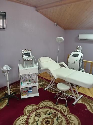 Salon, tibbi mebel: Kosmetologiya üçün tam təchizatlı aparat və mebel dəsti Tərkib: - — 6