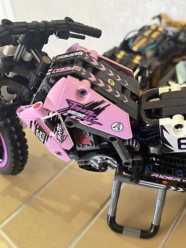 İncəsənət və kolleksiyalar: Konstruksiya dəsti – texniki motosiklet modeli - Rəng: çəhrayı/qara — 7