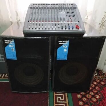 DJ-lər: Kalonka🔈, mikrofon🎤, DJ🕴🏼, fotoqraf📷, isiqlar🪩, tustu aparati