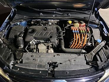 mini ev: Roewe Ei6: 2018 г., 0.9 л, Вариатор, Гибрид, Седан — 9