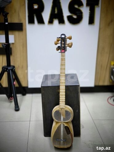 tar instrument: Tar aleti Rast musiqi alətləri mağazalar şəbəkəsi 3 ünvanda yerləşir;