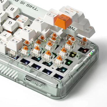 Клавиатуры: Клавиатура, Механическая, Проводное, Bluetooth подключение, Размер: 65% — 4