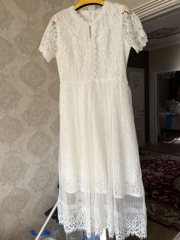 белые платье: Вечернее платье, Коктейльное, Короткая модель, M (EU 38)