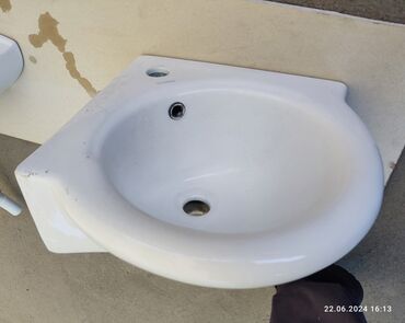 тумба под раковину в ванную: Раковина Подвесной, Керамика, Б/у