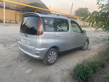 бу автомобиля: Toyota Yaris Verso: 2001 г., 1.5 л, Механика, Газ, Хэтчбэк