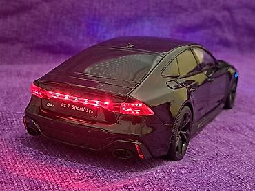 Figurice i makete: AUDI RS7 Sportback 1:18 "Pure Black" NOVO! Model AUDI RS7 — 12