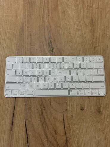 Клавиатуры: Продам оригинальную Apple Magic Keyboard. Клавиатура в отличном