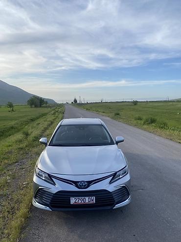 camry 55 xle: Toyota Camry: 2021 г., 2.5 л, Автомат, Гибрид, Седан — 6