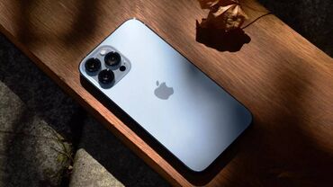 Apple iPhone: IPhone 13 Pro Max, Скидка 10%, Б/у, 256 ГБ, Голубой, Защитное стекло, Чехол, 77 %