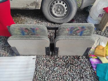 сидения на автобус: Сиденья раскладные и генератор на мерс