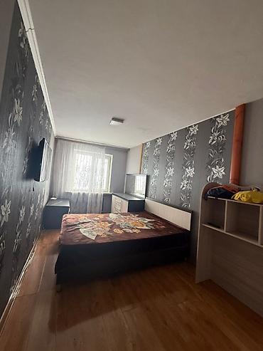 86: 3 комнаты, 58 м², 4 мкр 104 серия, 4 этаж — 1