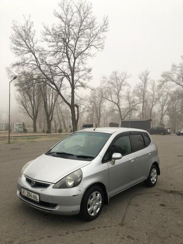 Honda: Honda Fit: 2002 г., 1.3 л, Вариатор, Бензин, Седан