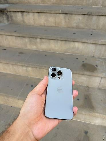 15 pro qara: IPhone 15 Pro, Face ID — 3