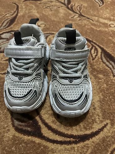 Детская обувь: Продаю кроссовки на мальчика в идеальном состоянии Черные 27р 600 сом — 4